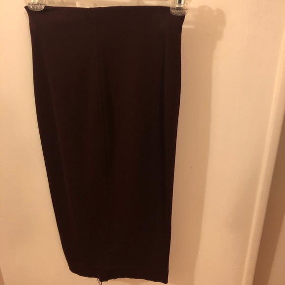 Aritzia: Wilfred Burgundy Midi Skirt (Fitted) - Picture 2 of 2